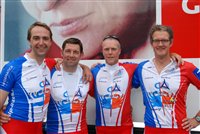 Op de foto v.l.n.r. Bernd Kraan, Fred Ooms, Michiel Ellens en Menno Overtoom (fietst deze keer niet mee)